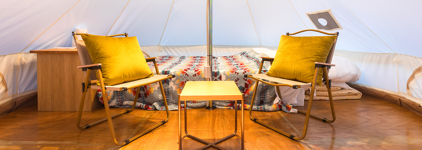 テント型グランピング